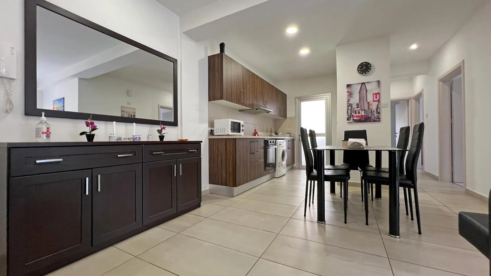 Albert'S Apartment Center 202B Larnaca Cyprus