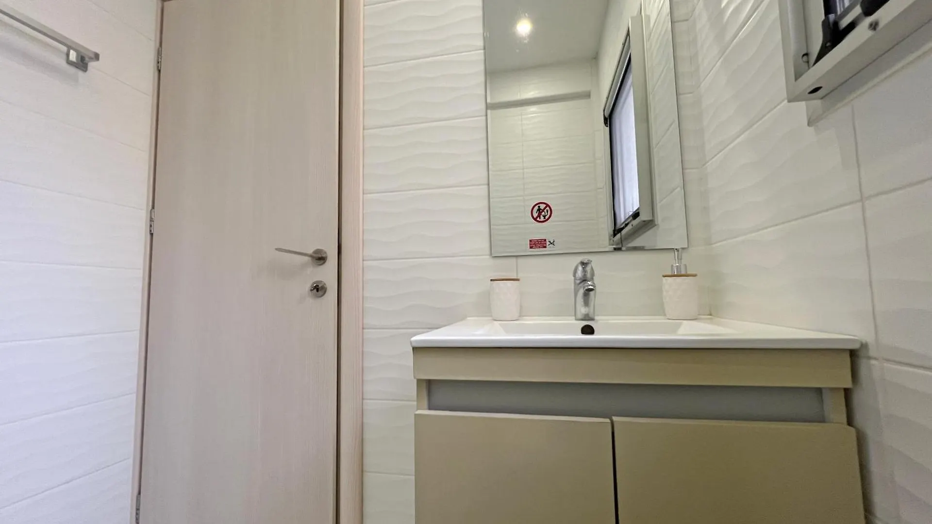 Albert'S Apartment Center 202B Larnaca